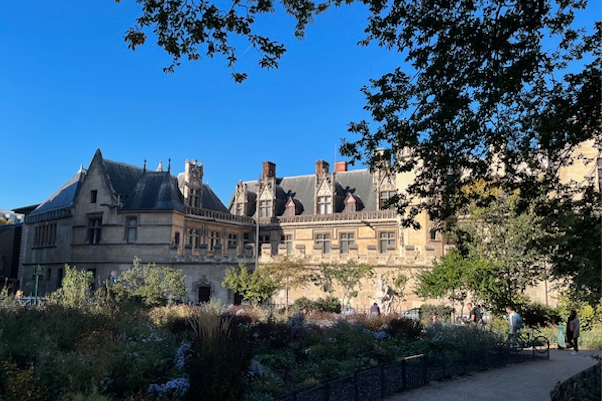 Musée de Cluny vu depuis le square Samuel Paty