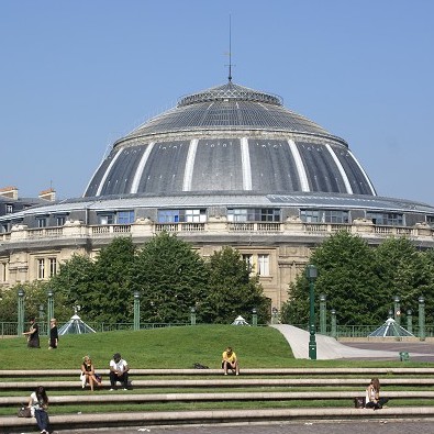 Vue du Dôme de la Fondation Pinault depuis le jardin des Halles © Whatizis