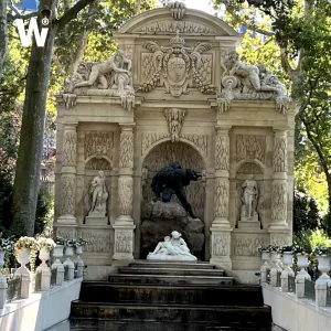 Vue de la fontaine Médicis dans le Jardin du Luxembourg