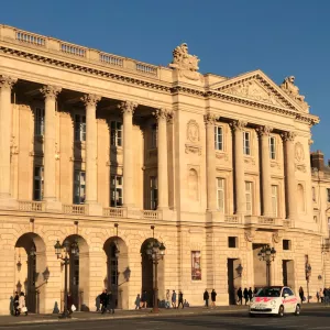 Vue sur la façade de l'Hôtel de la Marine, place de la Concorde © Whatizis