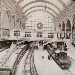 Vue ancienne, en noir et blanc, de la gare d'Orsay (1900-1939) © Whatizis